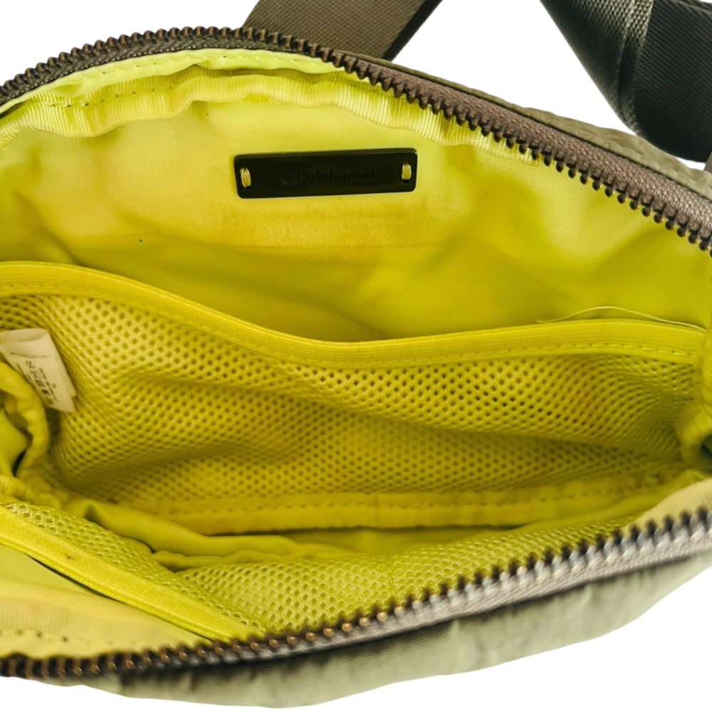 lululemon athletica Crossbody Bag in Olive Green - Picture 5 of 5